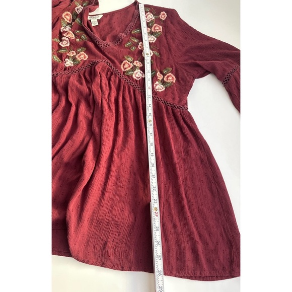 Arizona Jean Co. Floral Embroidered V-Neck Long Sleeve Top - Picture 9 of 11